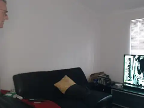 shhhoot73 online show from 10.12.25