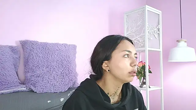 miss soffi  online show from 11.22.25