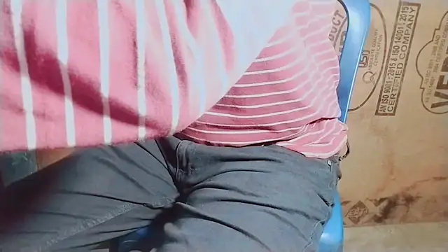 Snapshot of vampynik chatting on 09.16.25 vampynik online show from 09.16.25