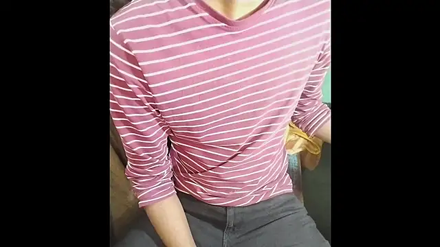 Snapshot of vampynik chatting on 12.03.25 vampynik online show from 12.03.25