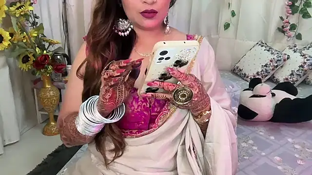 Snapshot of mahimagicdoll_DESI chatting on 10.11.25 mahimagicdoll DESI online show from 10.11.25