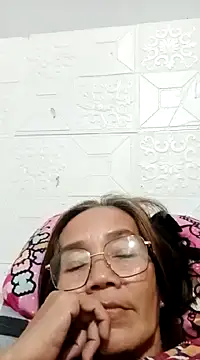 Snapshot of SweetBootyMomma chatting on 01.03.25 SweetBootyMomma online show from 01.03.25