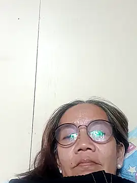 Snapshot of SweetBootyMomma chatting on 02.28.25 SweetBootyMomma online show from 02.28.25