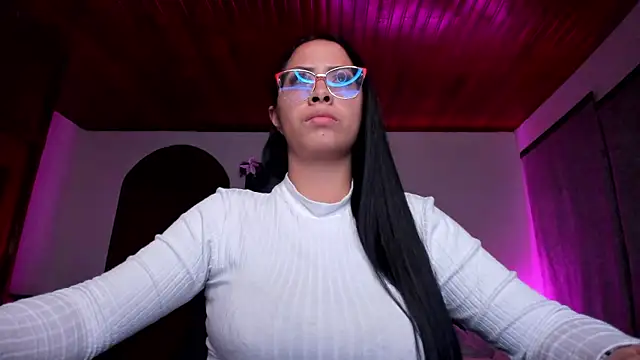 Snapshot of yesie_hot chatting on 12.06.24 yesie hot online show from 12.06.24