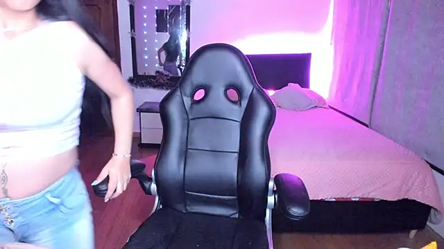 Snapshot of yesie_hot chatting on 12.07.24 yesie hot online show from 12.07.24