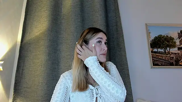 Assh lee  online show from 10.02.25