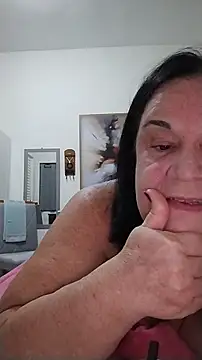 Snapshot of Yaya_Mineira chatting on 06.12.26 Yaya Mineira online show from 06.12.26