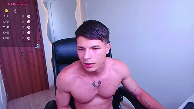 Snapshot of harrisoncuper chatting on 03.13.25 harrisoncuper online show from 03.13.25