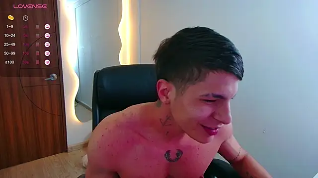 Snapshot of harrisoncuper chatting on 03.20.25 harrisoncuper online show from 03.20.25