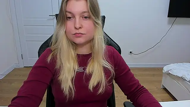 Snapshot of stacy_miracle chatting on 12.21.24 stacy miracle online show from 12.21.24