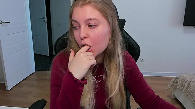 Snapshot of stacy_miracle chatting on 10.17.25 stacy miracle online show from 10.17.25