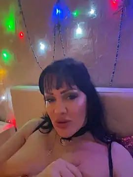 Lolaley2 online show from 01.26.25