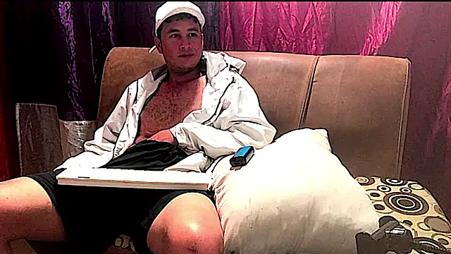 Snapshot of camilovaron chatting on 02.07.25 camilovaron online show from 02.07.25