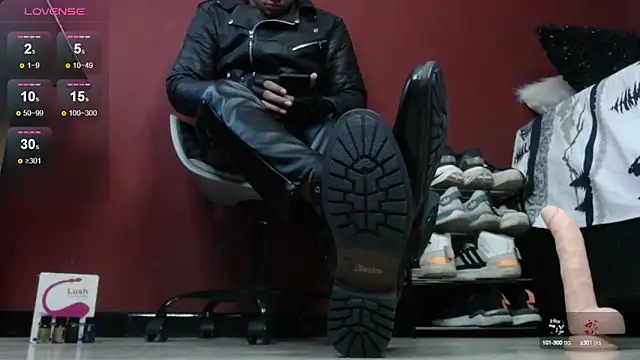 TomLover 12 online show from 12.05.24