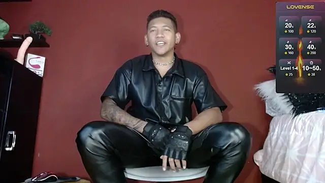 TomLover 12 online show from 02.15.25