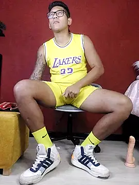 TomLover 12 online show from 02.19.25