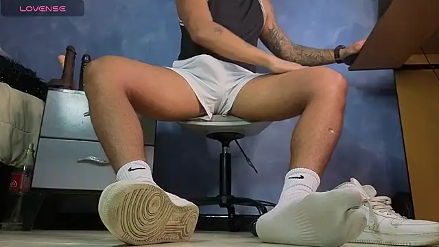 TomLover 12 online show from 02.10.26