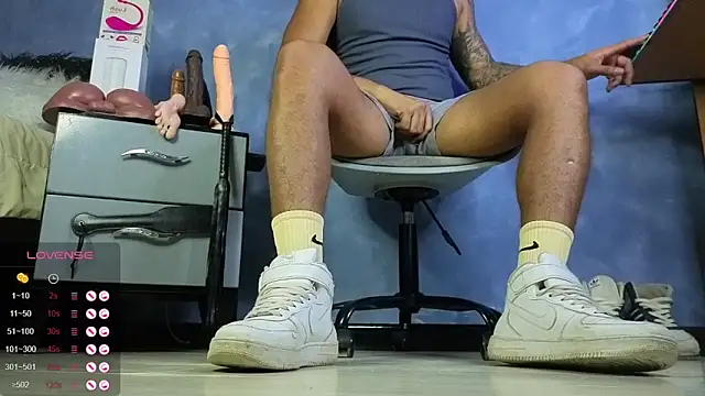 TomLover 12 online show from 04.17.26