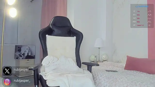 Snapshot of missrubijasper chatting on 01.22.25 missrubijasper online show from 01.22.25