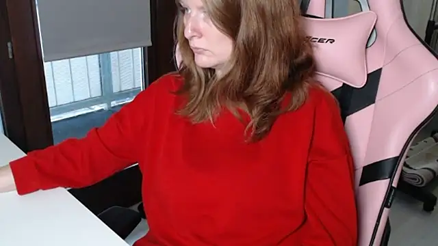 Snapshot of Exotic-Desire chatting on 10.06.25 Exotic-Desire online show from 10.06.25