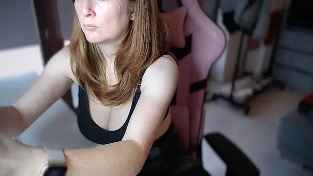 Snapshot of Exotic-Desire chatting on 11.10.25 Exotic-Desire online show from 11.10.25