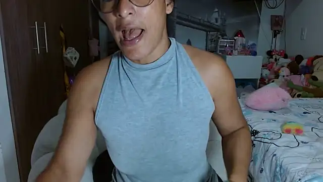 Snapshot of kateleyagrey chatting on 12.22.24 kateleyagrey online show from 12.22.24