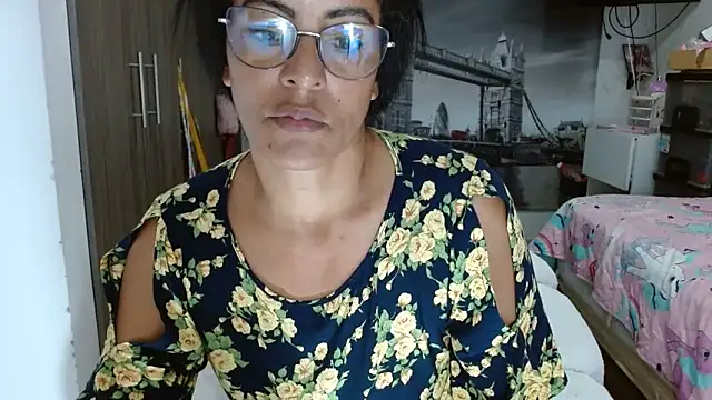 Snapshot of kateleyagrey chatting on 01.11.25 kateleyagrey online show from 01.11.25