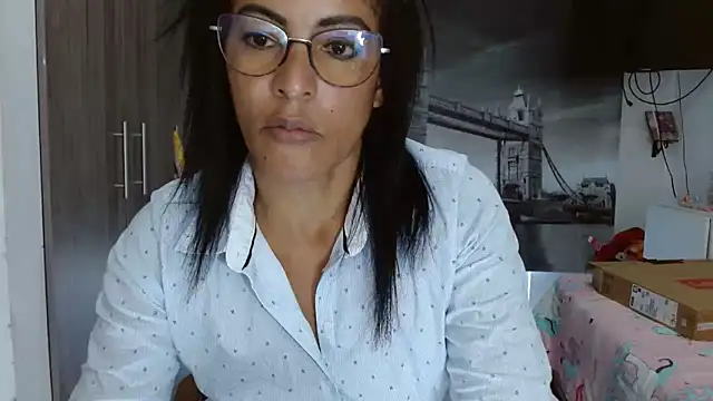 Snapshot of kateleyagrey chatting on 01.14.25 kateleyagrey online show from 01.14.25