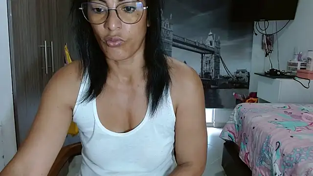 Snapshot of kateleyagrey chatting on 01.19.25 kateleyagrey online show from 01.19.25