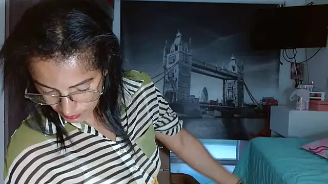 Snapshot of kateleyagrey chatting on 01.24.25 kateleyagrey online show from 01.24.25