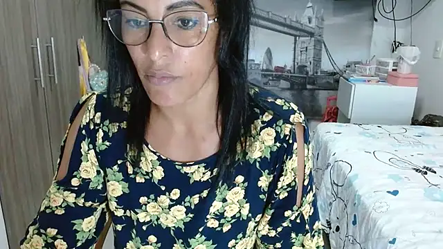 Snapshot of kateleyagrey chatting on 02.09.25 kateleyagrey online show from 02.09.25