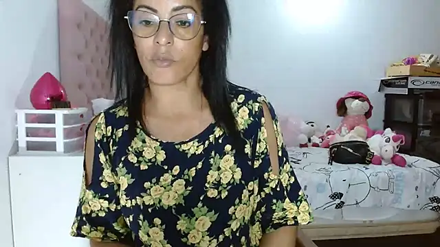 Snapshot of kateleyagrey chatting on 03.09.25 kateleyagrey online show from 03.09.25