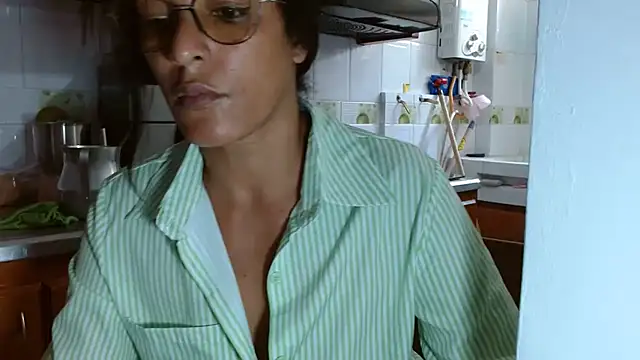 Snapshot of kateleyagrey chatting on 03.10.25 kateleyagrey online show from 03.10.25