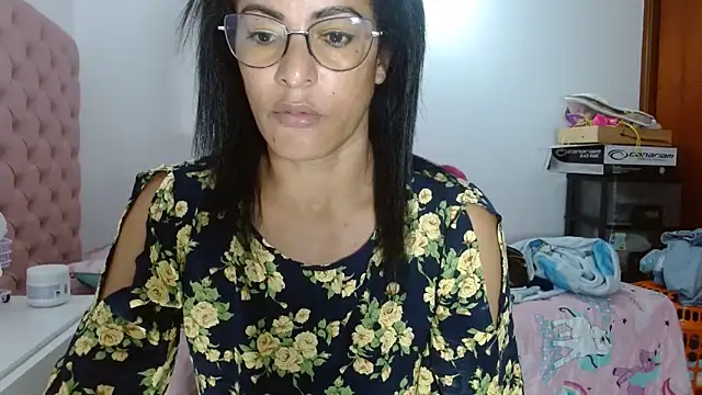 Snapshot of kateleyagrey chatting on 03.22.25 kateleyagrey online show from 03.22.25