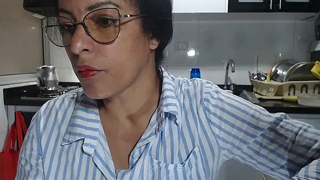 Snapshot of kateleyagrey chatting on 09.15.25 kateleyagrey online show from 09.15.25