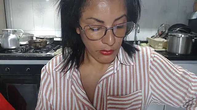 Snapshot of kateleyagrey chatting on 11.07.25 kateleyagrey online show from 11.07.25