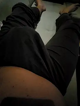 Snapshot of GeilerSchweizer chatting on 11.10.25 GeilerSchweizer online show from 11.10.25