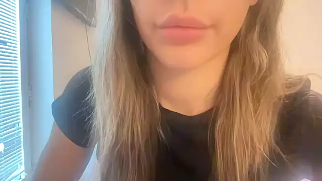 Snapshot of Lillymariee chatting on 01.23.25 Lillymariee online show from 01.23.25