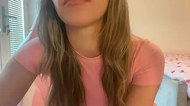 Snapshot of Lillymariee chatting on 02.15.25 Lillymariee online show from 02.15.25