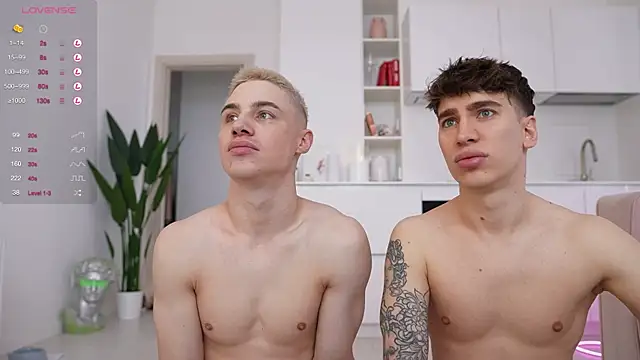 Snapshot of Evan__White_ chatting on 02.12.25 Evan  White  online show from 02.12.25