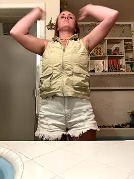 Snapshot of ClumsyLink chatting on 10.20.25 ClumsyLink online show from 10.20.25