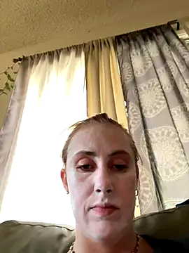 Snapshot of ClumsyLink chatting on 11.01.25 ClumsyLink online show from 11.01.25