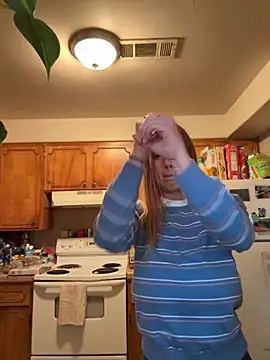 Snapshot of ClumsyLink chatting on 11.16.25 ClumsyLink online show from 11.16.25