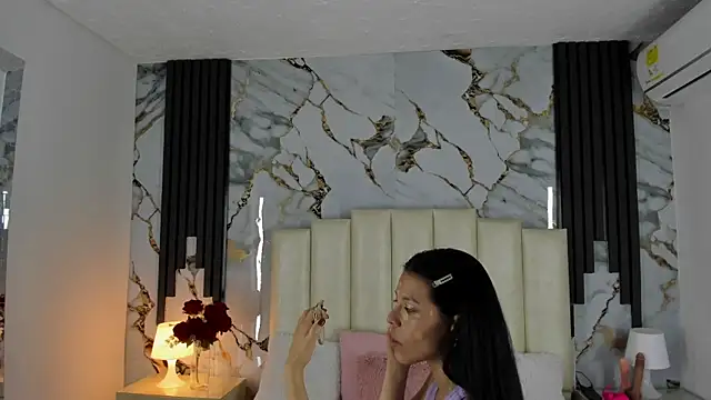 lulumars online show from 02.18.25