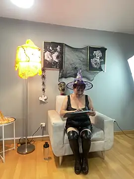 Savvanahh online show from 10.23.25