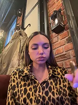 Snapshot of AngelinaMoore chatting on 12.20.24 AngelinaMoore online show from 12.20.24