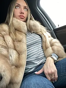 Snapshot of AngelinaMoore chatting on 02.18.25 AngelinaMoore online show from 02.18.25