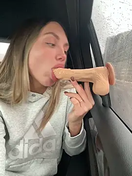 Snapshot of AngelinaMoore chatting on 03.05.25 AngelinaMoore online show from 03.05.25