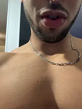 Snapshot of pimentfort77 chatting on 11.04.25 pimentfort77 online show from 11.04.25