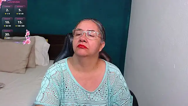 scaelettdubois online show from 11.21.25